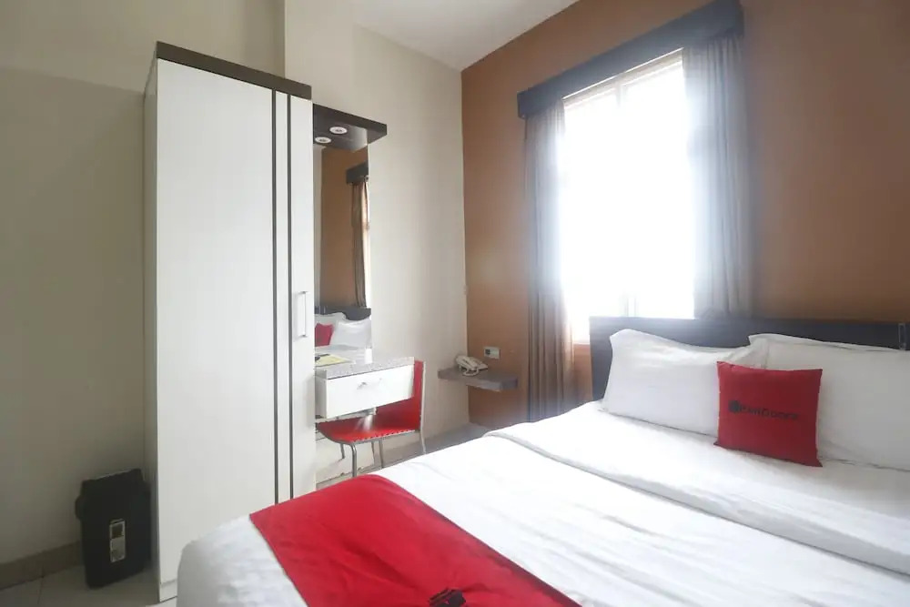 RedDoorz Plus near Universitas Negeri Makassar