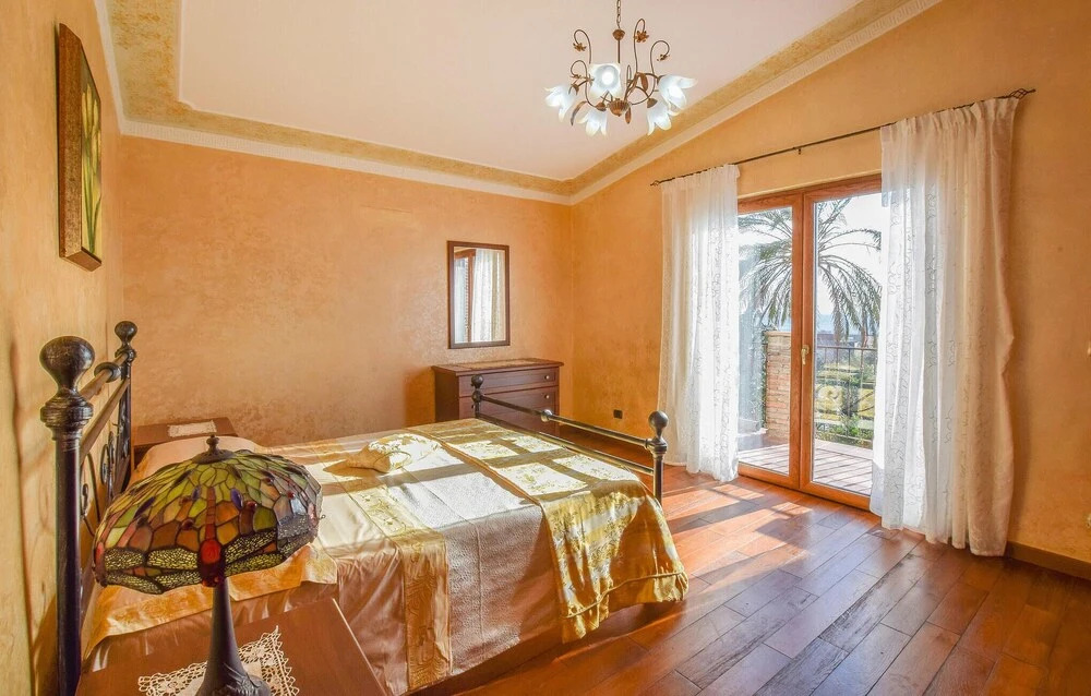 Stunning Home In Saline Ioniche