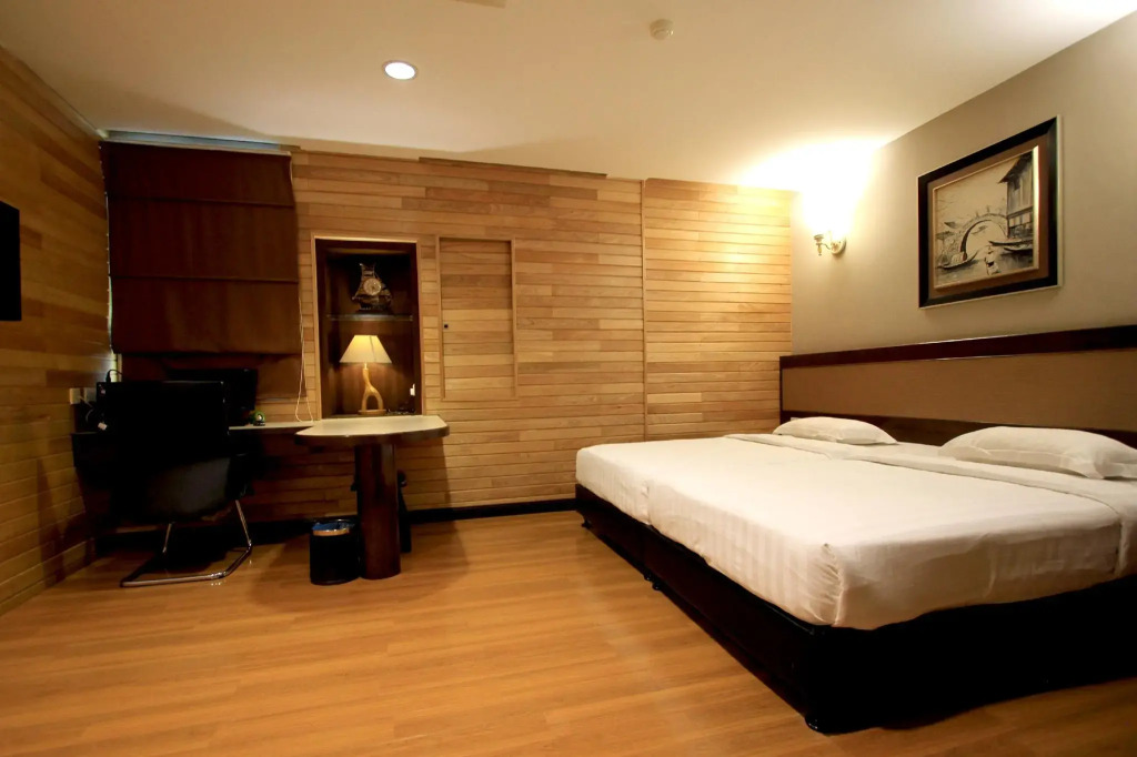 Ming Paragon Hotel