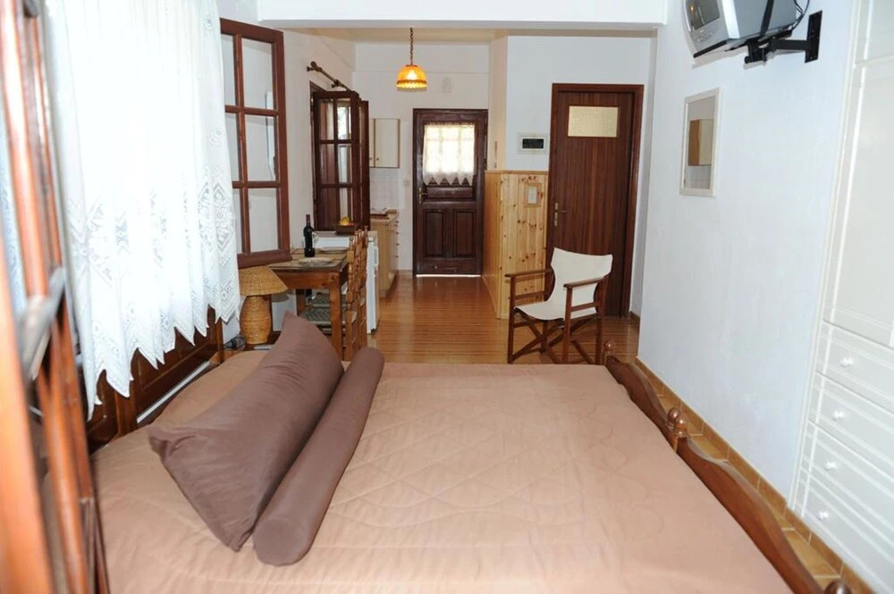 Comfy studio with yard 100m to the beach