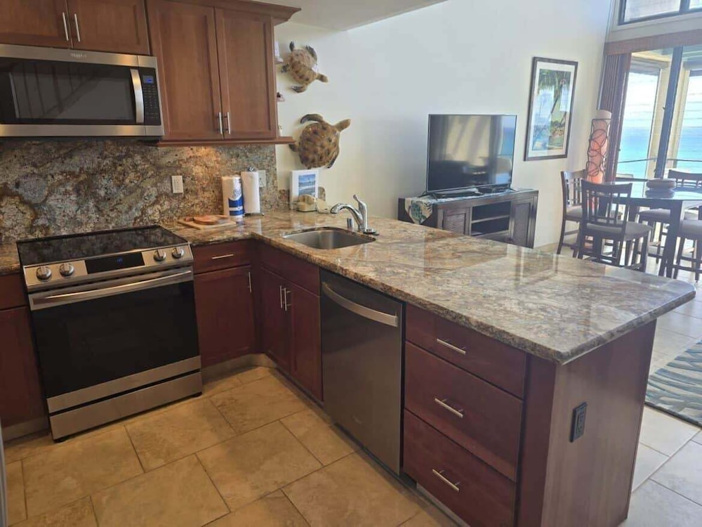 Napili Point Oceanfront Family Loft - Unit C4 1 Bedroom Condo