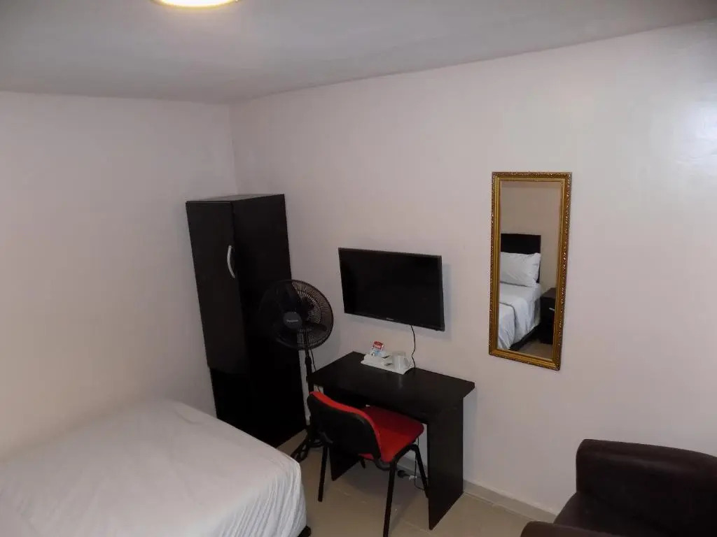 Posh Hotel and Suites Ikeja