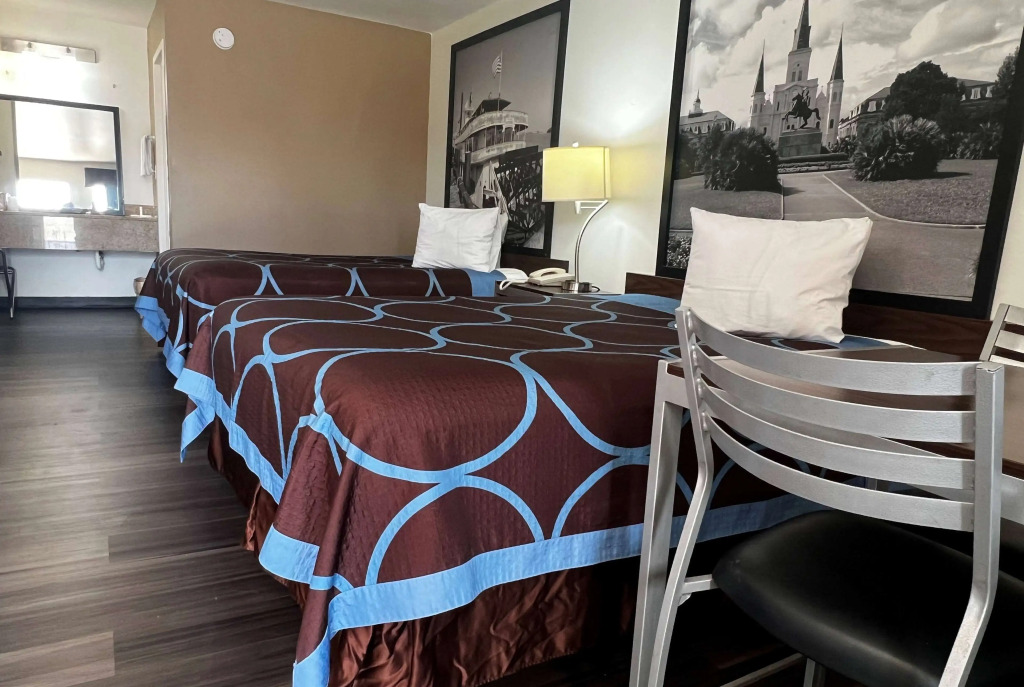 Super 8 by Wyndham Slidell
