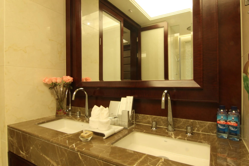 Tang Dynasty West Market Hotel