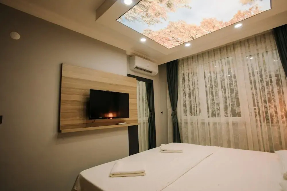 Arezzo Deluxe Suite Hotel