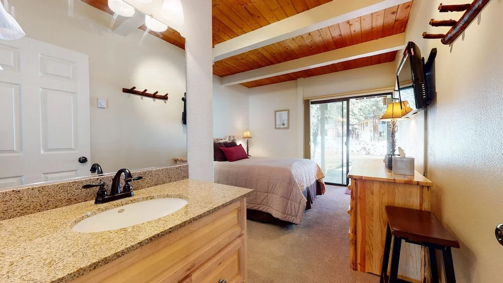 Villa De Los Pinos Year-Round Activities Nearby Shopping & Restaurants