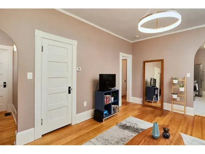 2BR Olympic Center Downtown