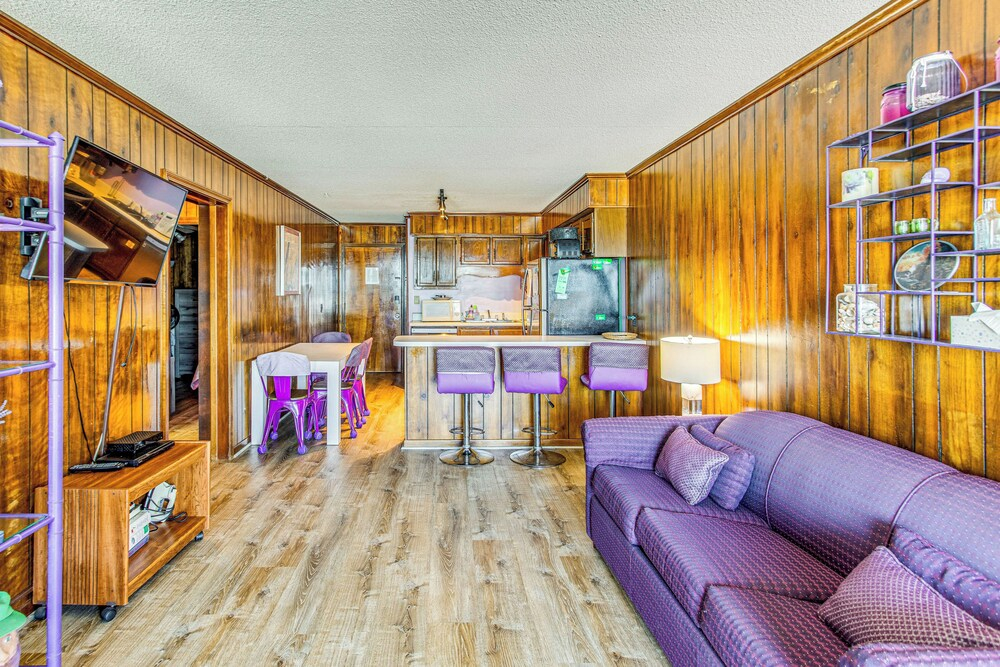 ~ 9 Mi to Boardwalk: Oceanfront Myrtle Beach Condo
