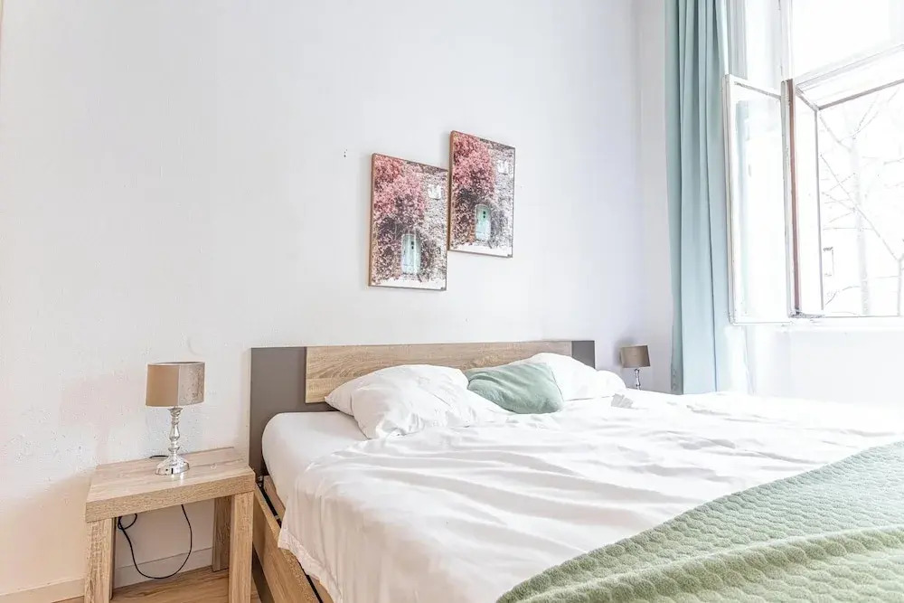 Simple 1BR Apt Long Stay Near Belvedere