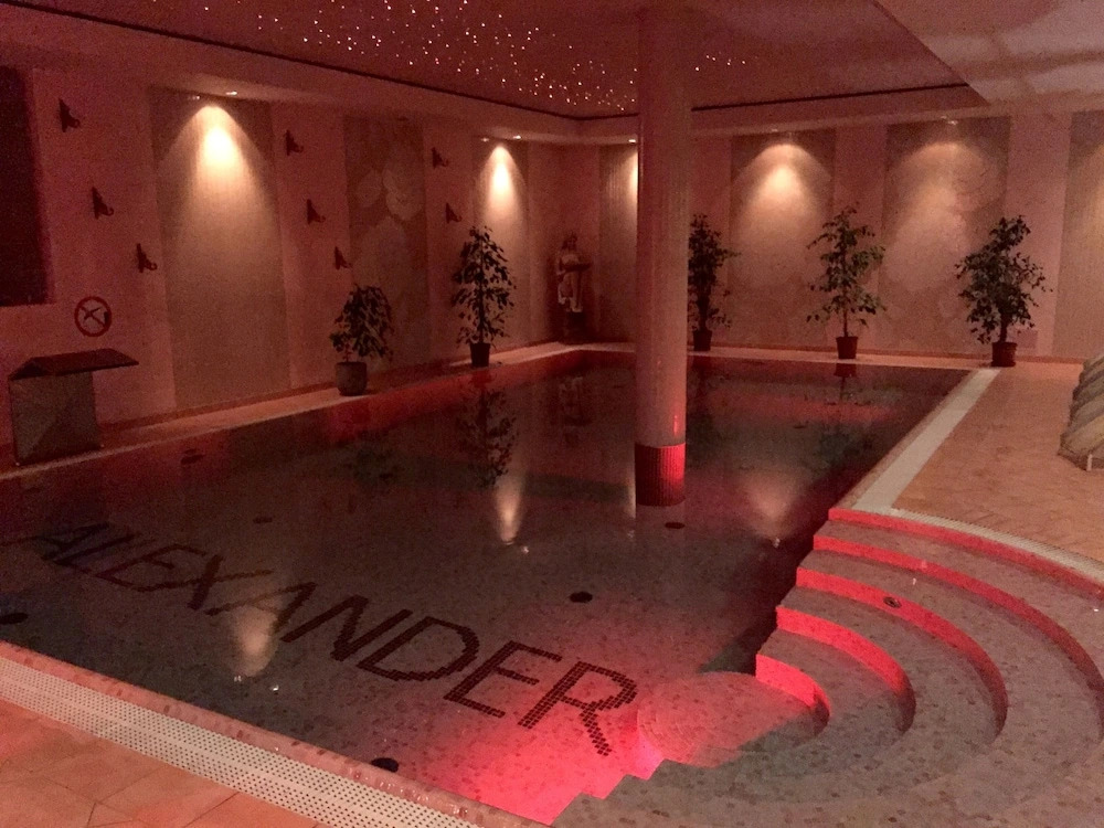 Willa Alexander Resort & SPA - caloroczny kryty BASEN