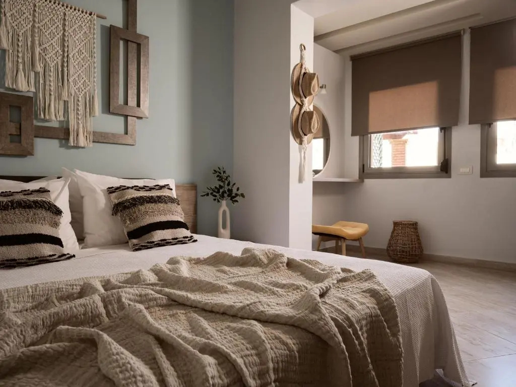 Laura Suites