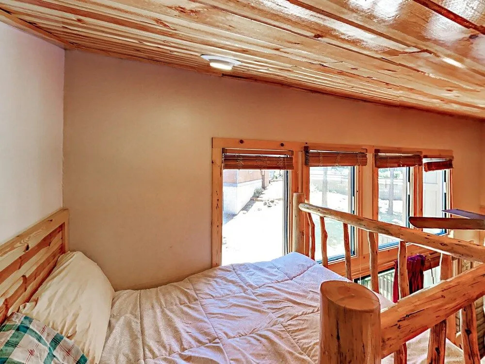 2BR 2BA Heavenly Condo by RedAwning