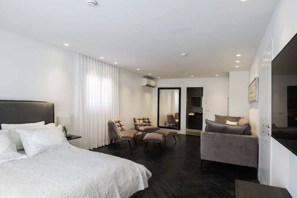Alma Suites