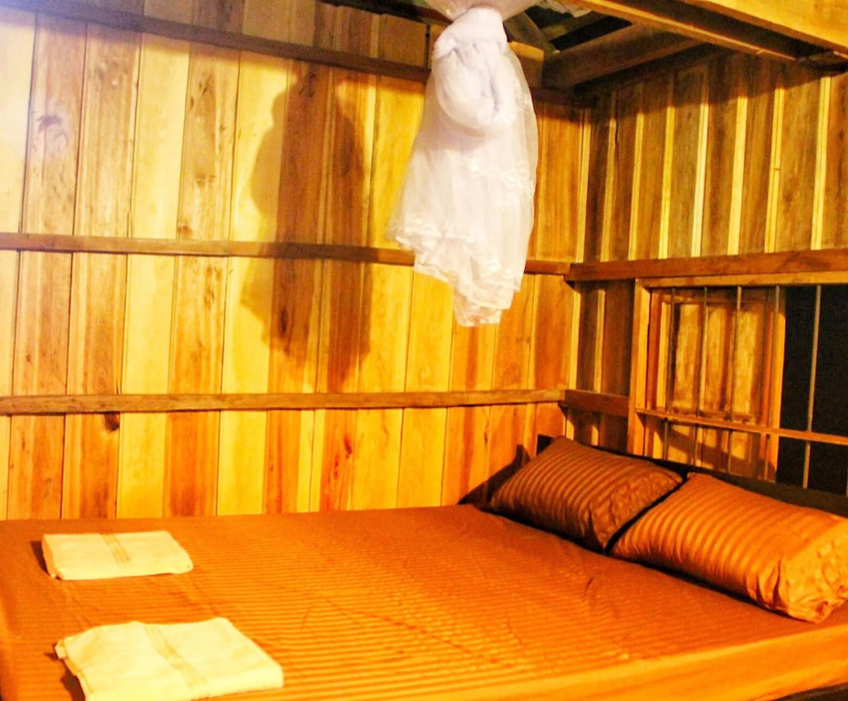 The Cliff Hostel, MPay Bay
