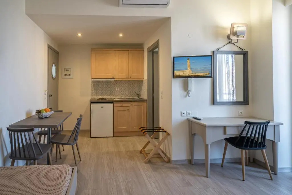 Lefkoniko Icarus Suites