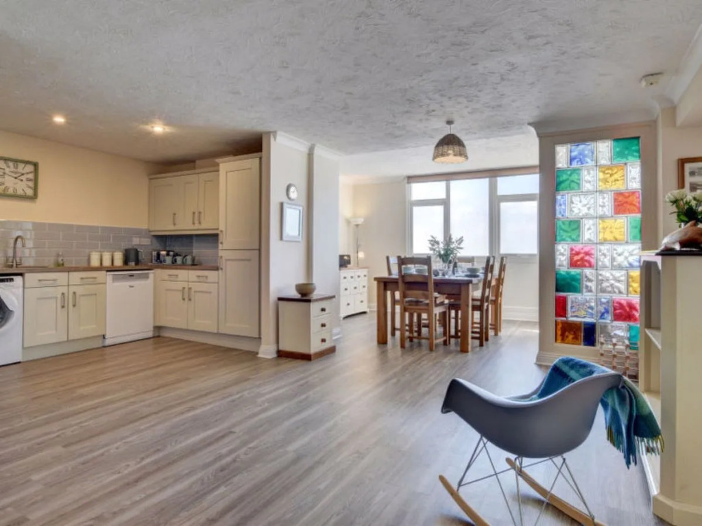 1 Devon Beach Court