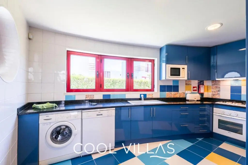 Villa AcquaMarina - 5 bedroom, water front villa