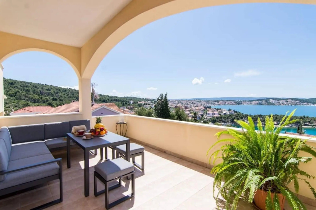 Tom - Panoramic sea View - A1