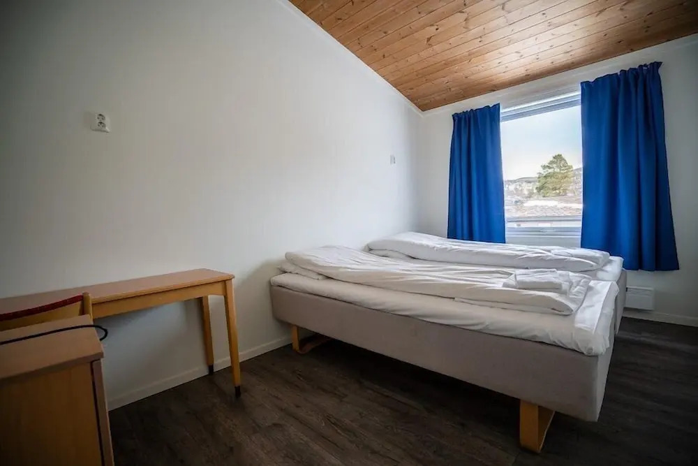 Dombåstun