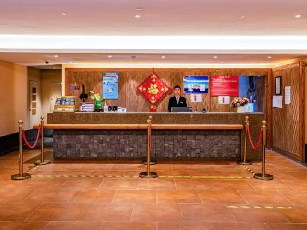 Jin Ding Hotel (Yuexia Building)
