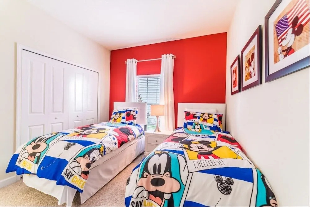 Luxury Disney 5 Bedroom Townhouse