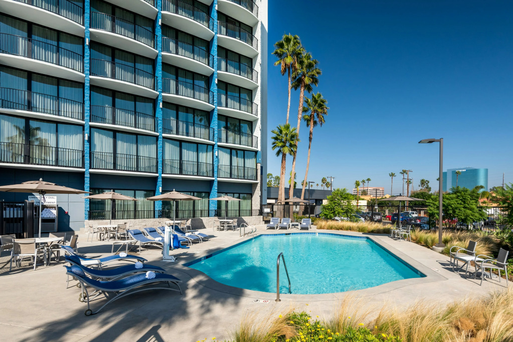 Holiday Inn Express & Suites Santa Ana - Orange County by IHG