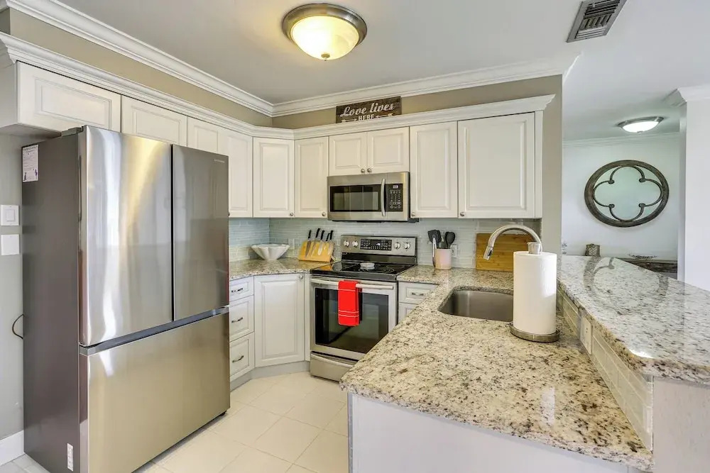 Naples Home Near 5th Ave South, Beaches & Zoo