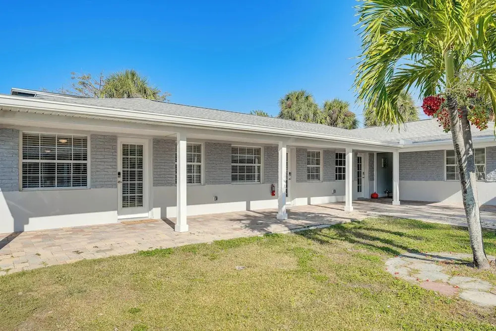 Walk to Gulf: Madeira Beach Condo w/ Patio