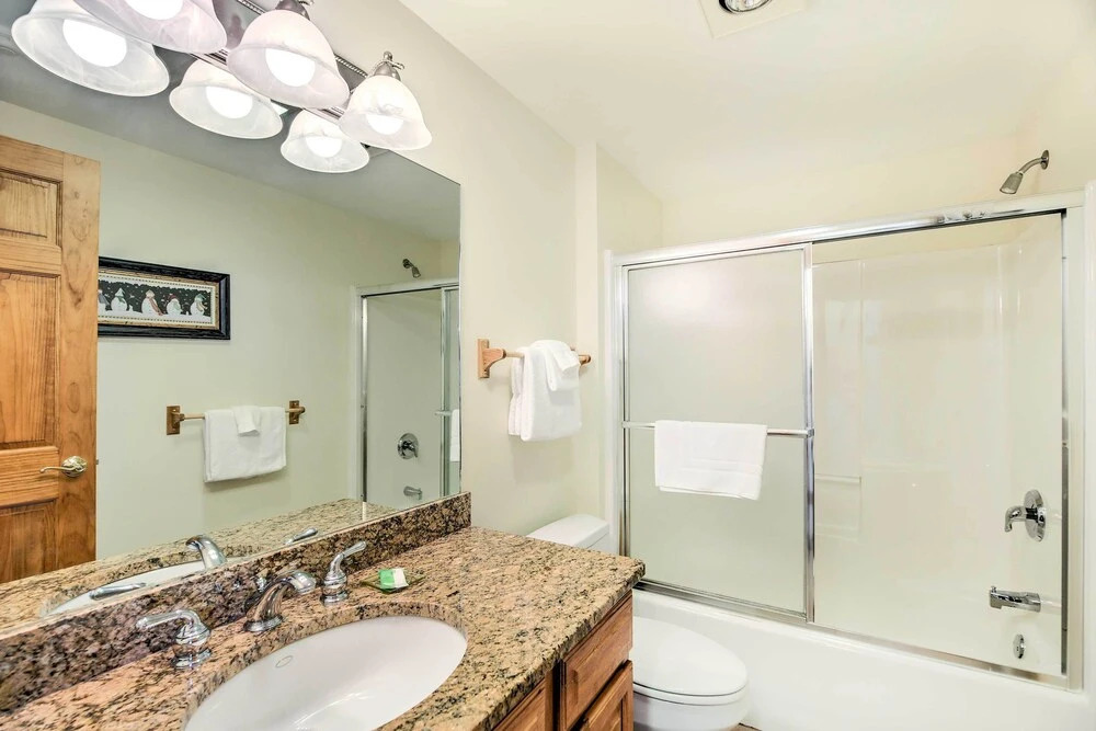 Inviting Ski-in/ski-out Condo at Jay Peak Resort!
