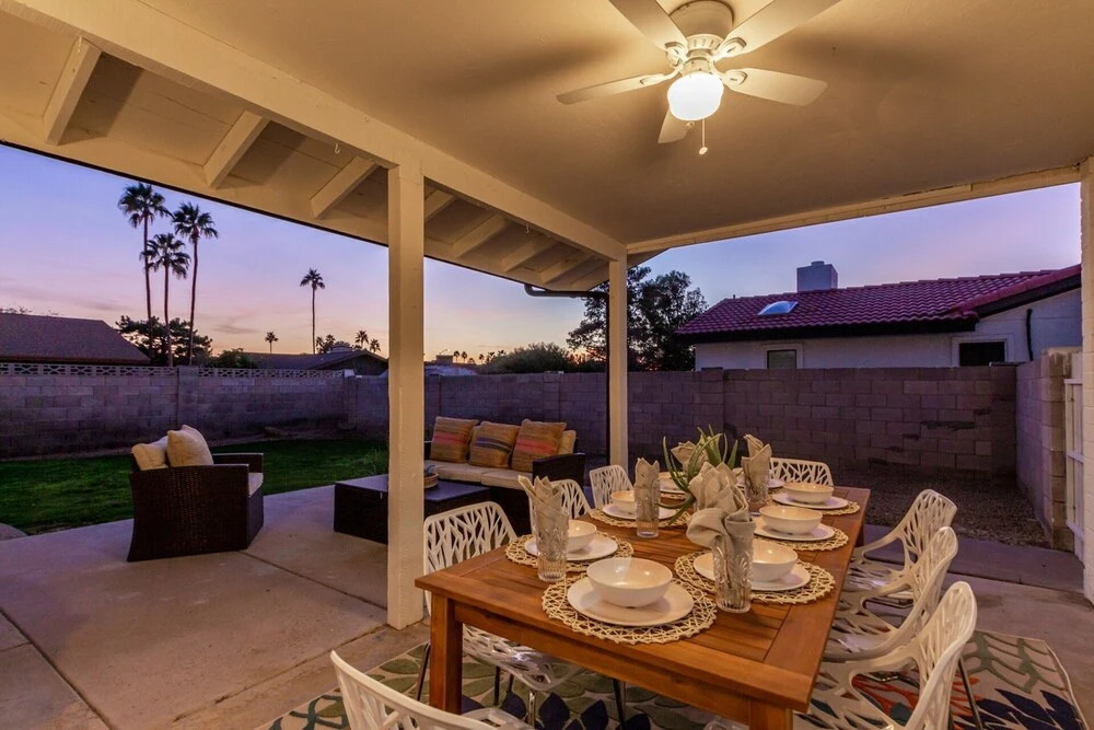 Spectacular Moon Valley! 4 Bedroom With 3 King Beds! Heated Pool! Sleeps 10! 4 Home by Redawning