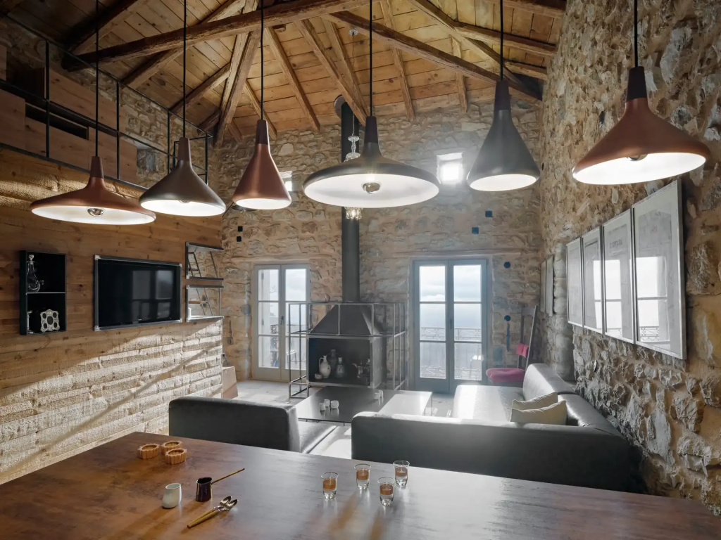 Moreas Peak Lodge