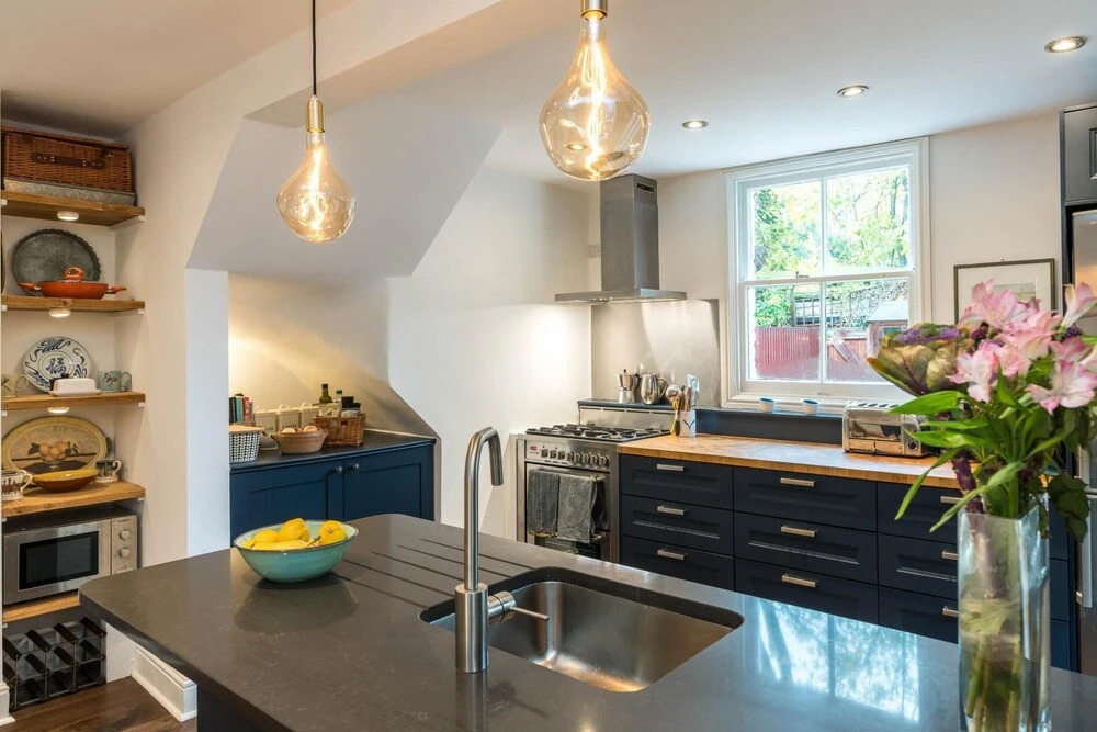 Delightful 1BD Flat in the Heart of Barnes Village