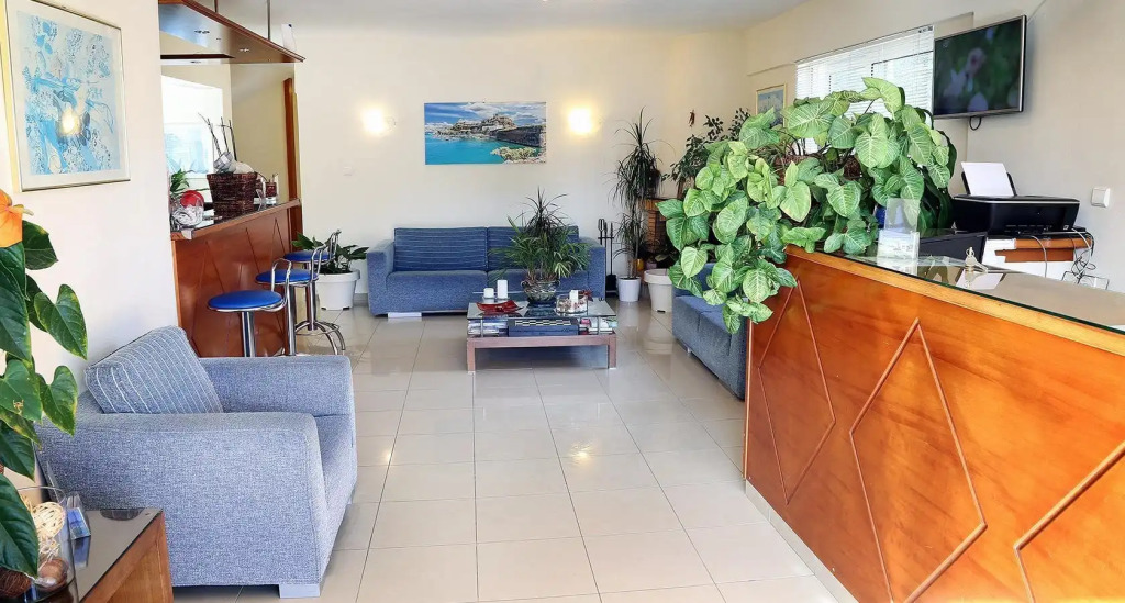 Peris Hotel