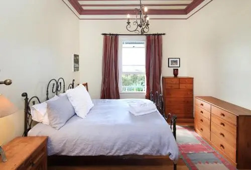 Crescent Villa - Stay Waiheke