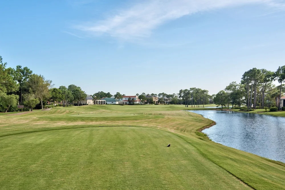 New Listing! Spacious Bayside W/ Pool, Beach 3 Bedroom Condo