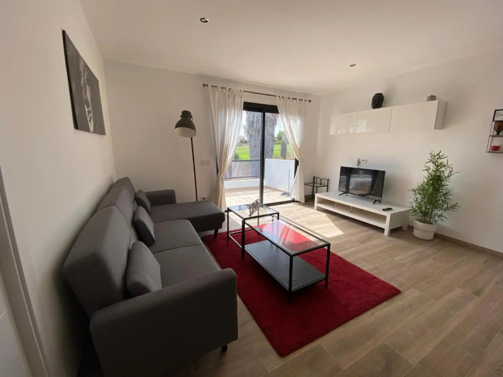 Apartamento en complejo residencial con piscina