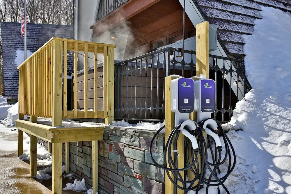 The Birch Ridge: Mission Room #2 - Queen Suite In Renovated Killington Lodge. Hot Tubs. 1 Bedroom Home