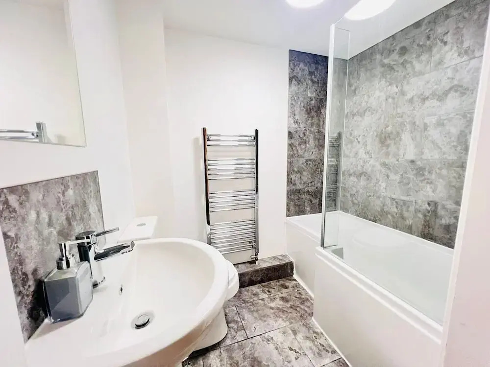 Tanzanite Apartment in Cambridge