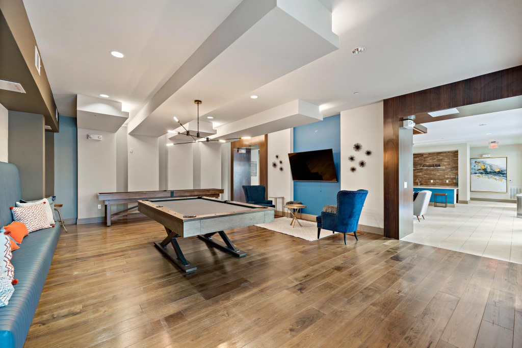 Downtown Location ✔Deep Cleaned ✔Modern Living