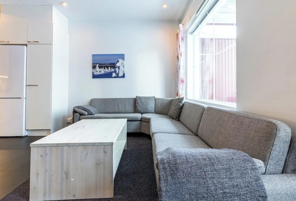 Modern 2-Unit Retreat up to 16 guests