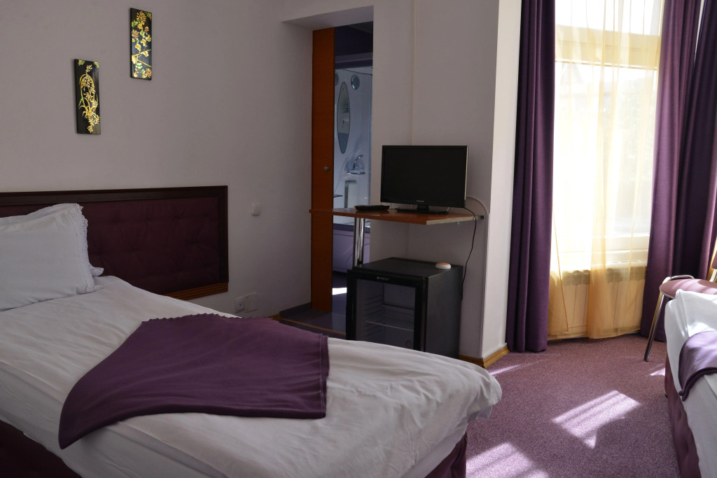 Amethyst House Therme & Bucharest Otopeni Airport
