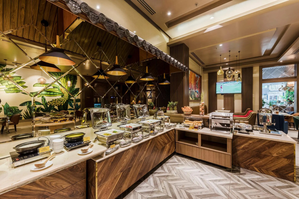 Sunflower Luxury Hotel