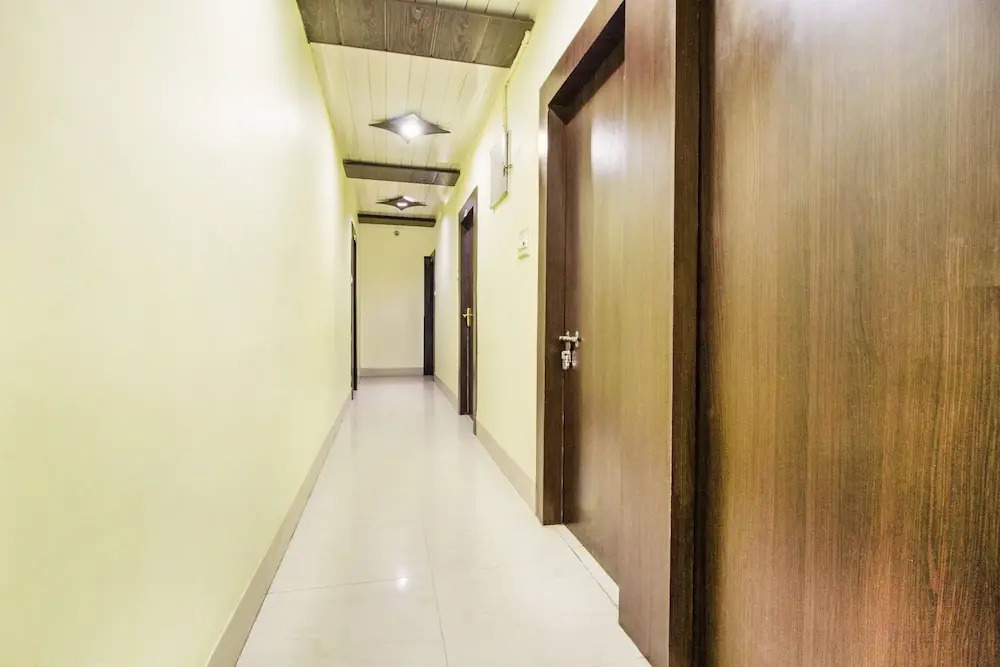 OYO 11682 Hotel Rp International