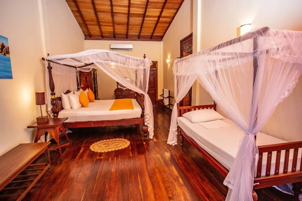 South Point Abbey Whole Villa 4 Bedroom (Sleeps 9)