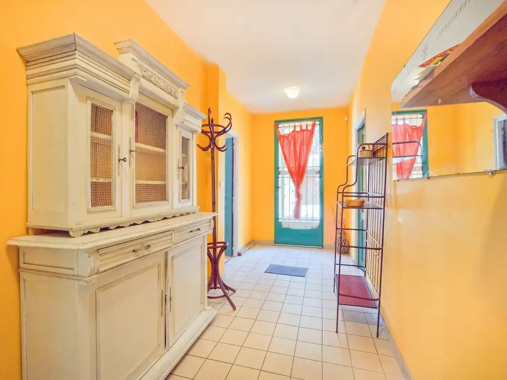 Vintage Retreat by the Vis