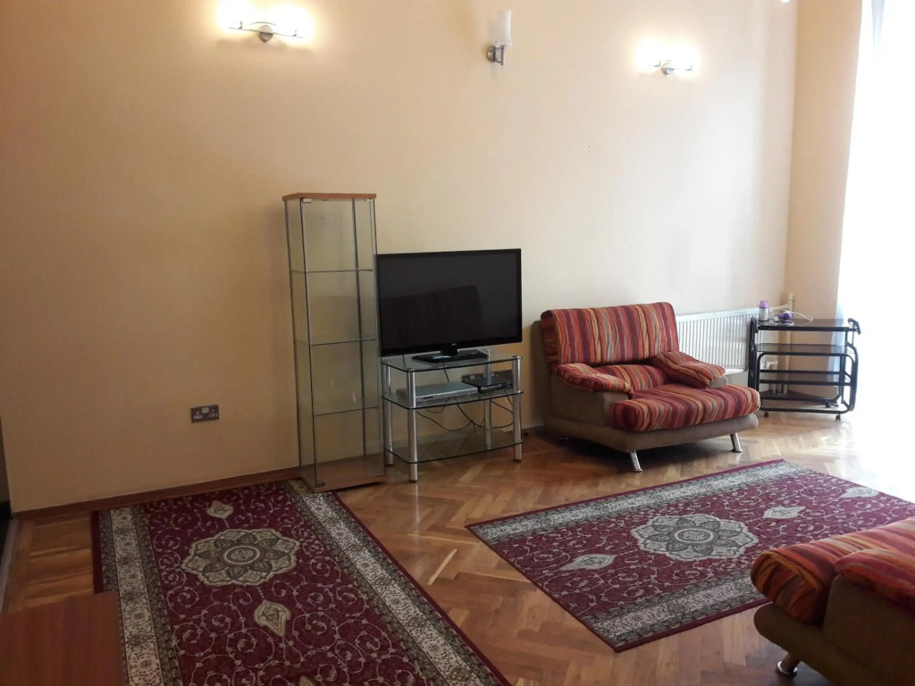 Neftçilər prospekti . Bedrooms 2.