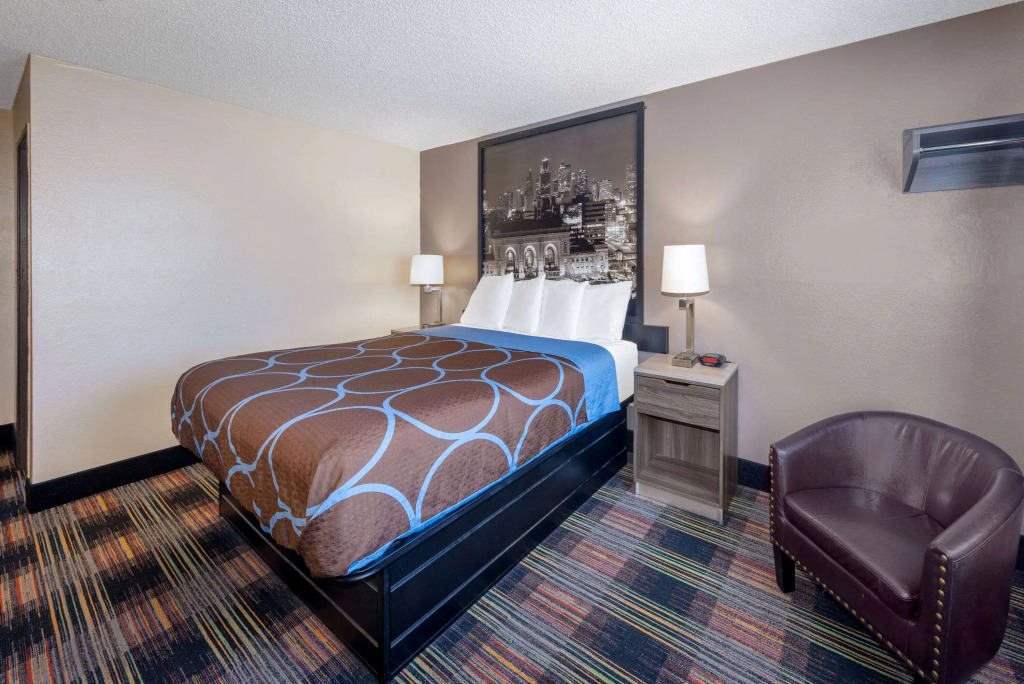 Super 8 by Wyndham Kansas City at Barry Road/Airport