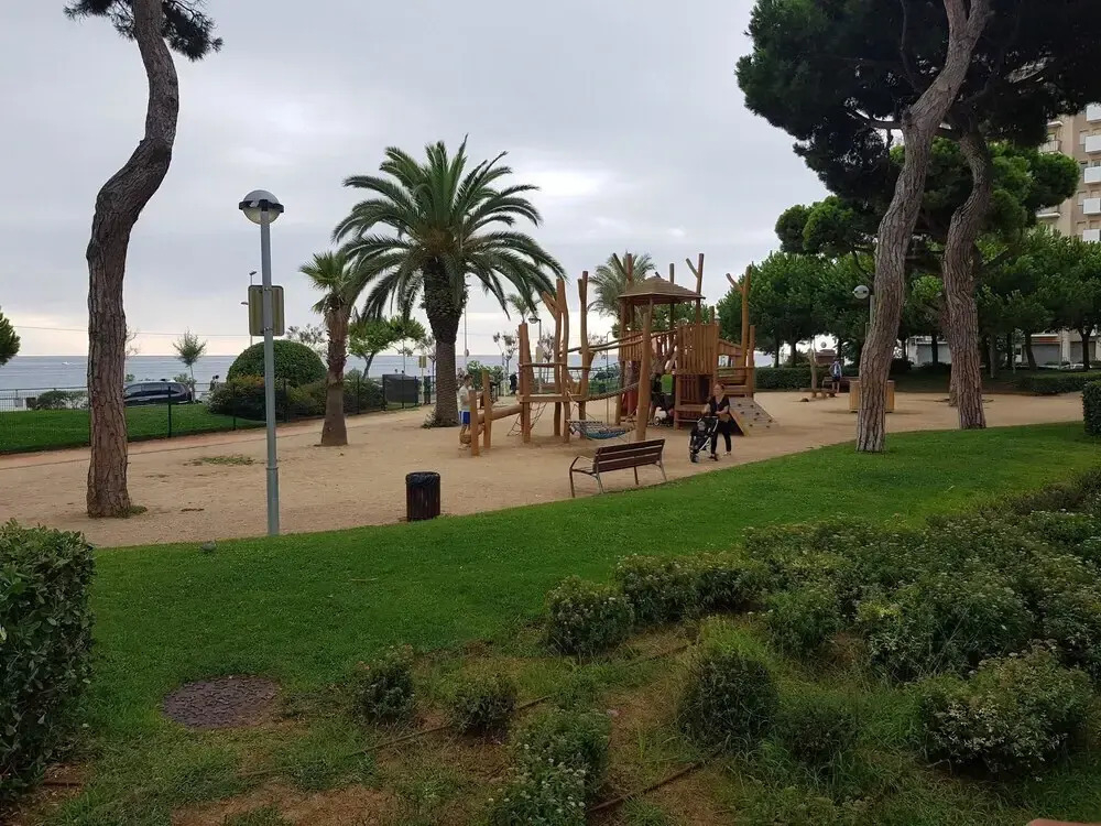Edificioo Las Palmeras - Inh 27246