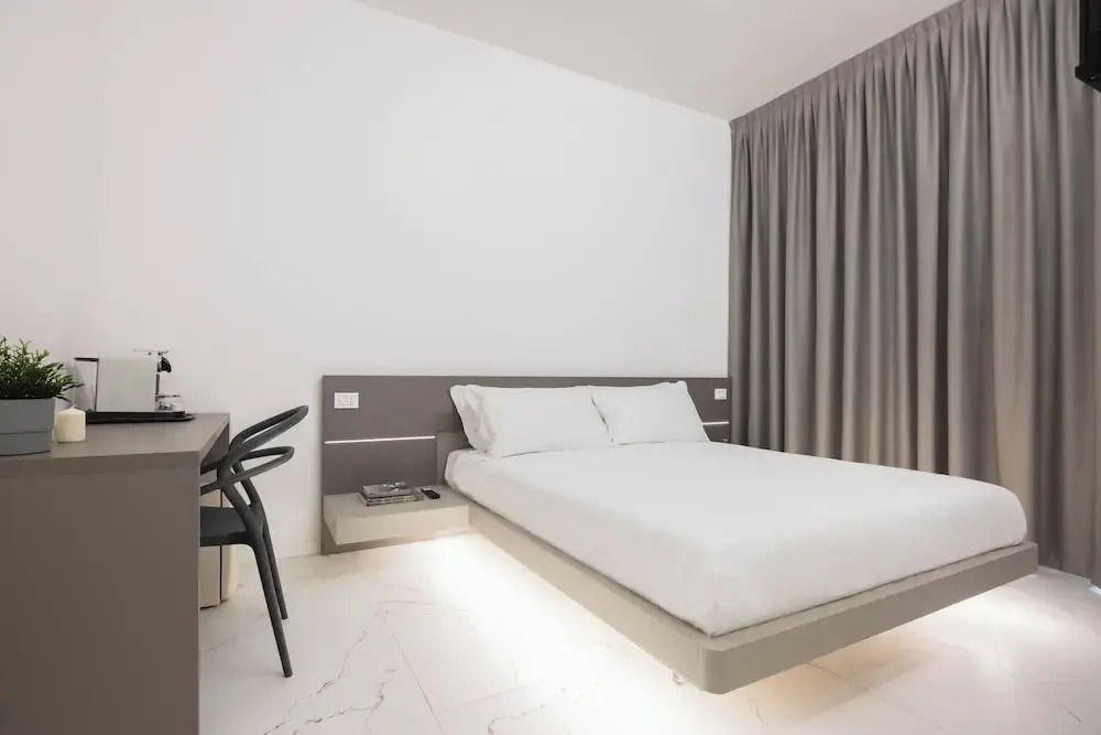 Excelsior Station Suite