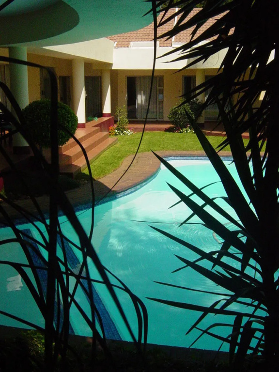 Woodmead Guest Lodge